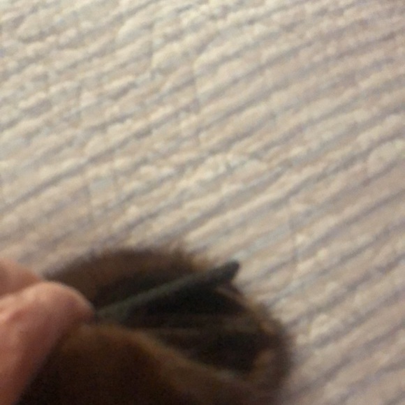 Vintage mink fur collar with clips on each end and loops. Excellent condition. - Picture 3 of 3